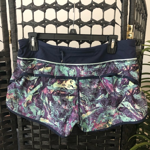 LULULEMON speed up 2.5 shorts - multi color - Picture 2 of 2